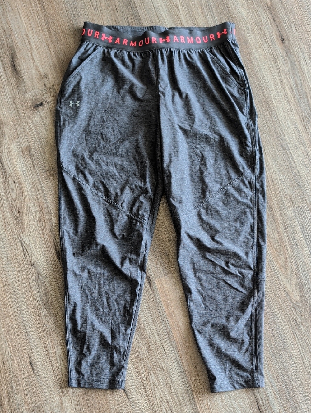 Under Armour Men’s Dark Gray Joggers with Red Waistband